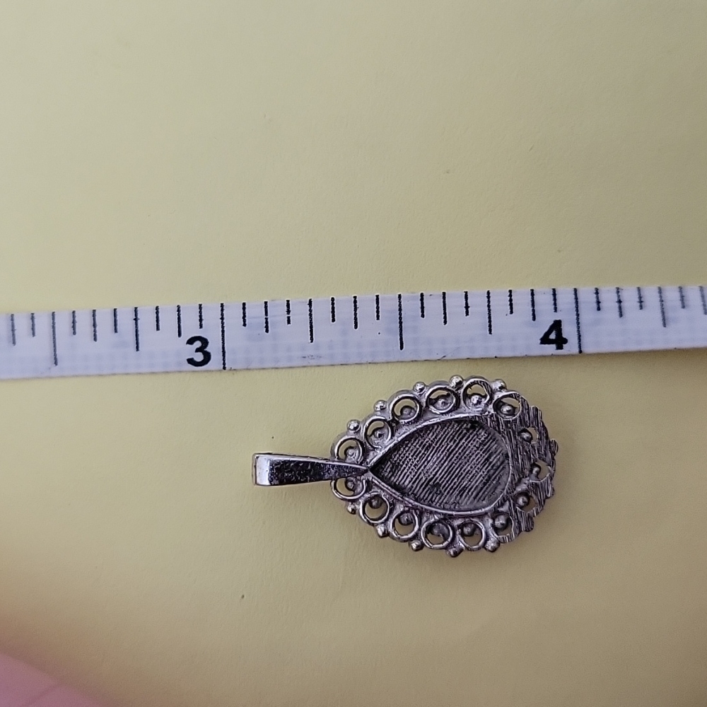 Silver pendant with diamond chip - Picture 2 of 2